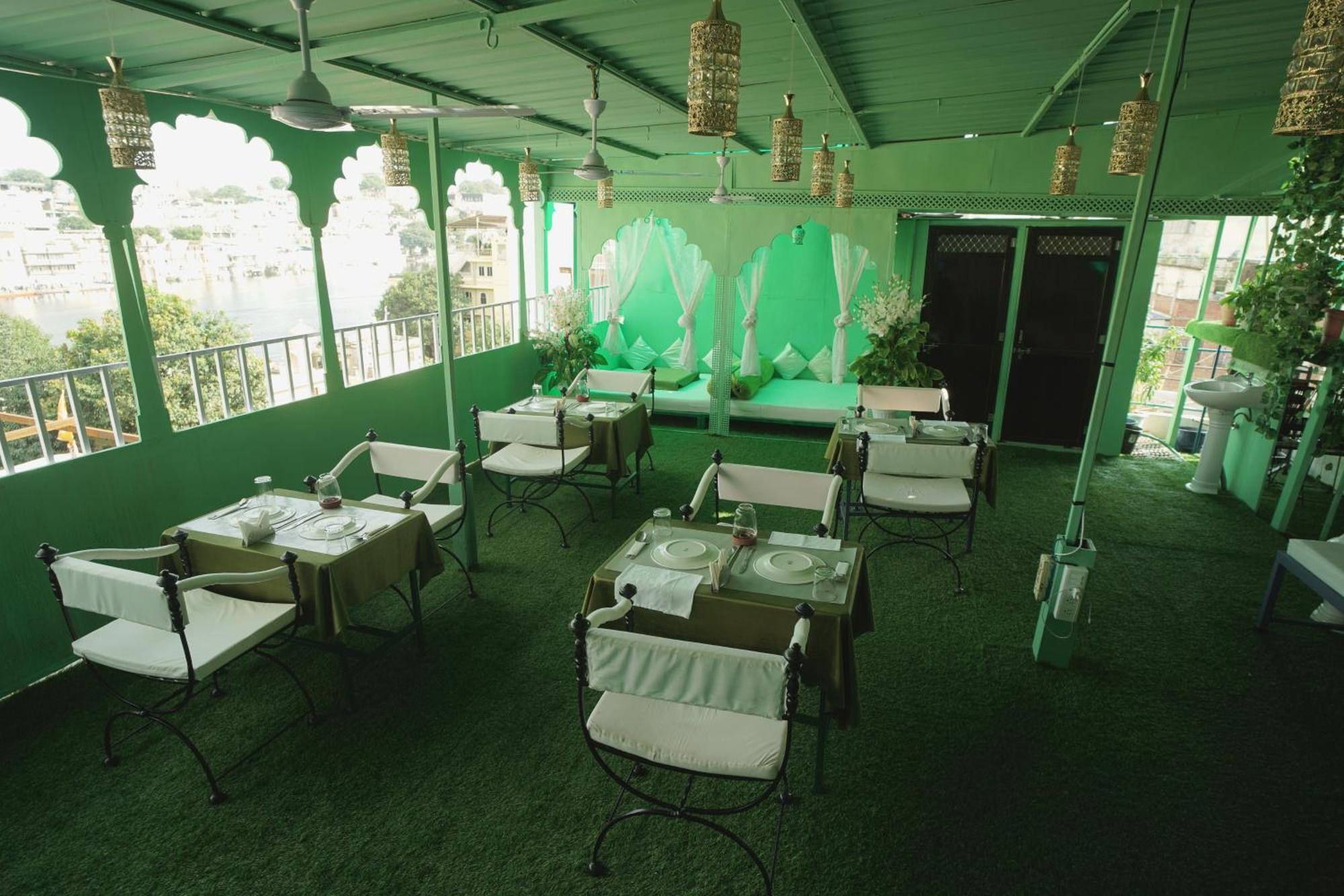 Island Tower Guest House Udaipur Exterior photo